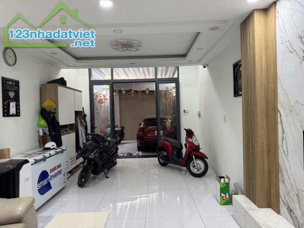 Cần Bán Gấp HXT Dương Quảng Hàm  P5  5,7m x 23m , 4 Lầu ,Giá  14,2 tỷ Thương Lượng Mạnh. - 1