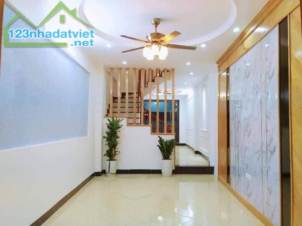 Bán Nhà Khu Vực Tây Mỗ-Nam Từ Liêm-Nhà Đẹp-Ngõ Thông- Ô Tô Đỗ Cửa: 5 Tầng. Nhỉnh 5 Tỷ - 1