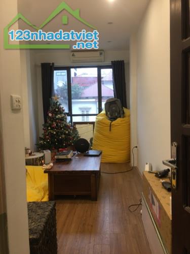 Bán nhà mặt phố Ba Đình, 18 m2, 5 tầng, chỉ 6.3 tỷ