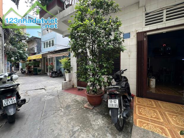 Bán nhà quận 10, đường Lê Hồng Phong, 45m2, sát mặt tiền, 8 tỷ - 2
