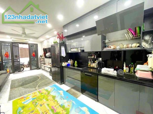 SIÊU HIẾM! NHÀ ĐẸP MINH KHAI – FULL NỘI THẤT NHẬP KHẨU – GẦN Ô TÔ – CHỈ 7.75 TỶ! - 1