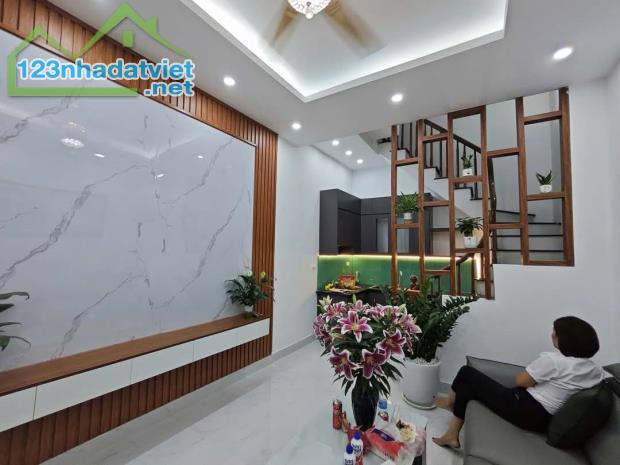 HOÀNG VĂN THÁI THANH XUÂN - SIÊU HIẾM CHỈ 6 TỶ xx - SỮ HỮU NHÀ RỘNG 46M2 x 3 TẦNG NGÕ OTO - 1