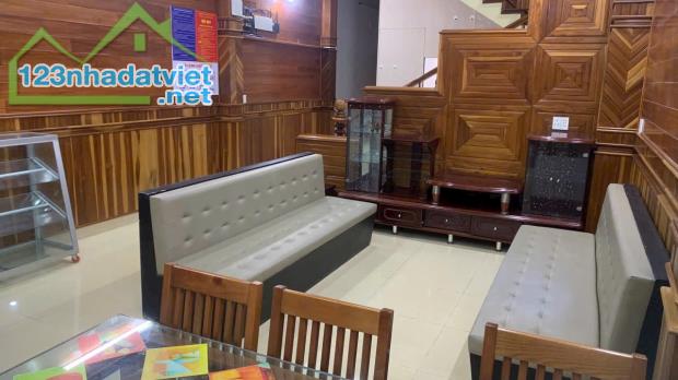 CẦN BÁN CĂN HỘ 3 TẦNG HUY CẬN ĐÀ NẴNG,DÒNG TIỀN ỔN ĐỊNH 33tr/ THÁNG  • Diện tích đất: 143m - 4