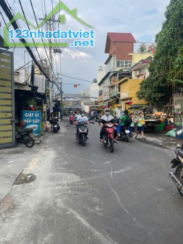 Bán nhà mặt phố đẹp tại Tân Thới Nhất 13, Quận 12, HCM, giá 21 tỷ, 200m2 - 2
