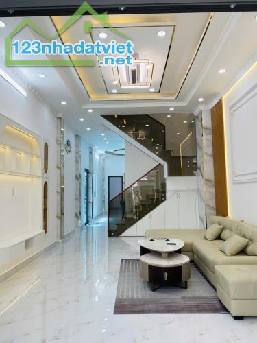 Sát QUẬN 7 NHÀ ĐẸP SHR 110m2 công nhận đủ, Ngang 4M NỞ HẬU,Chỉ 5.29tỷ - 4