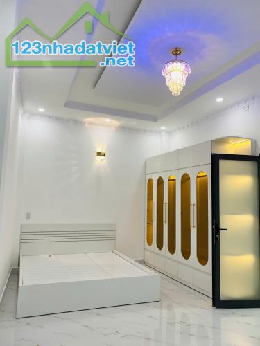 Sát QUẬN 7 NHÀ ĐẸP SHR 110m2 công nhận đủ, Ngang 4M NỞ HẬU,Chỉ 5.29tỷ