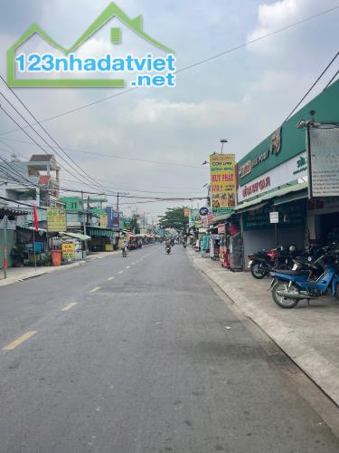 Nhà mặt tiền có dãy trọ bên trong - gần KCN long hậu nhà bè - giá 1 tỷ750tr - 1