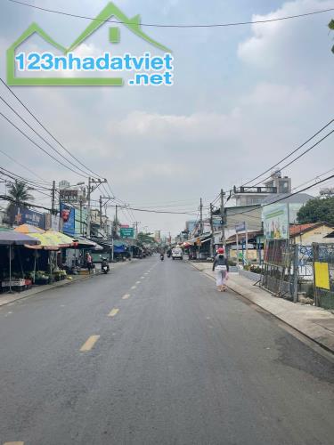 Nhà mặt tiền có dãy trọ bên trong - gần KCN long hậu nhà bè - giá 1 tỷ750tr - 3