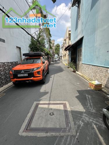 Bán nhà 2 mặt tiền hẻm xe hơi Thọai Ngọc Hầu, vị trí đẹp, nở hậu chỉ 4.x tỷ, bao giá .