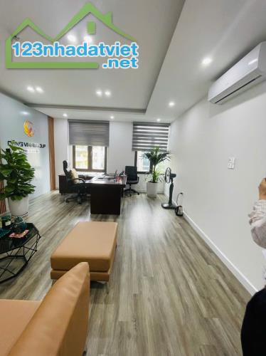 Tòa Văn Phòng Trung Tâm Q Cầu Giấy 170m2 Mt 10m 9 Tầng Có Hầm Doanh Thu Đều 2,4 Tỷ/Năm - 1