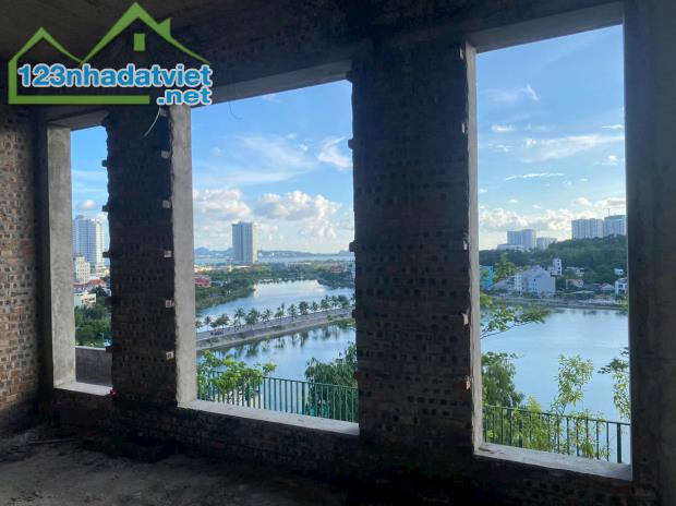 Biệt thự 4 tầng công năng sử dụng 1000m2 giữa trung tâm Bãi Cháy - Hạ Long