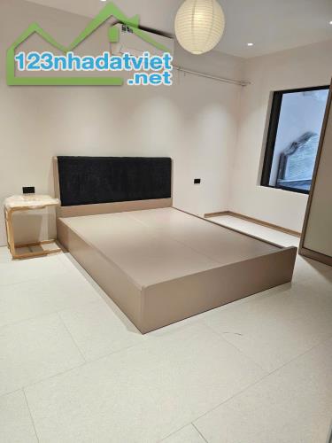 ĐANG BÁN NHÀ TT PHƯƠNG MAI, Q. ĐỐNG ĐA - DT 76m SĐCC - Ô tô tránh chân tòa SĐCC. CHỈ 2 TỶ