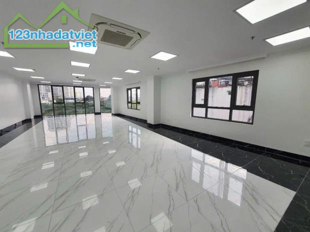 LÔ GÓC, TOÀ NHÀ 9T, 1 HẦM, HOÀNG QUỐC VIỆT, CẦU GIẤY, VỈA HÈ Ô TÔ TRÁNH KINH DOANH 0569766