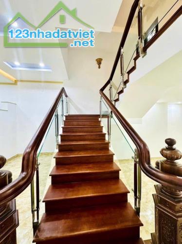 Bán nhà 4 tầng mặt tiền Hà Huy Tập - Sát Trần Cao Vân - Ngay UBND Quận - Giá 12.8 tỷ TL