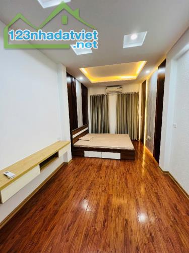 Bán nhà 38m2 chỉ 6.x tỷ phố Kim Mã, Ba Đình, Thoáng trước sau, An sinh tốt, Nhà đẹp ở luôn - 3