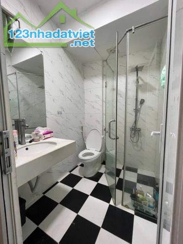 Bán nhà cực hiếm, giá rẻ, ngõ ô tô, 5 tầng, Thanh Xuân, Hà Nội.