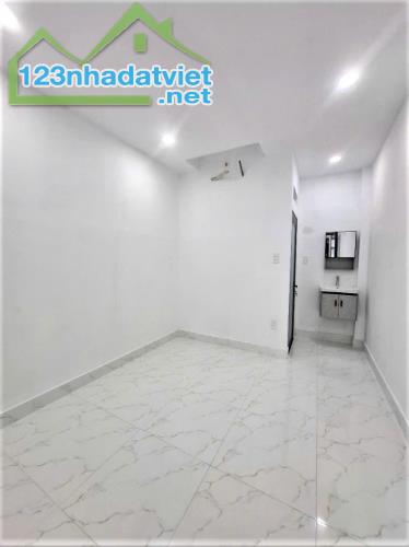 7.2 TỶ - NHÀ MỚI CAO THẮNG QUẬN 10 - HẺM XE HƠI THÔNG - 45M2 3 TẦNG 3PN KHÉP KÍN - VUÔNGA4 - 3