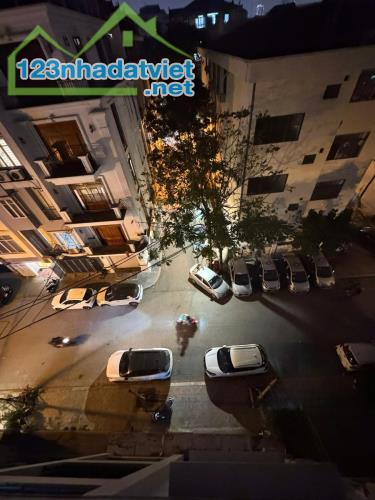 VĨNH PHÚC BA ĐÌNH VỈA HÈ Ô TÔ ĐỖ - 5