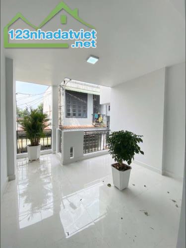 🔥🔥 SIÊU PHẨM MẶT TIỀN - NHÀ 3 TẦNG MỚI ĐẸP - GIÁP TÂN PHÚ - NGAY TRUNG TÂM - 77M2 - 4