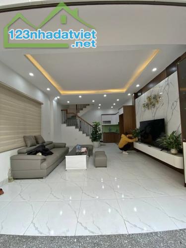 BÁN NHÀ ĐỘI CẤN BA ĐÌNH, DT 42M – 7,6 TỶ - MẶT TIỀN 4.5M NHÀ ĐẸP SIÊU HIẾM Ở THỜI ĐIỂM HIỆ