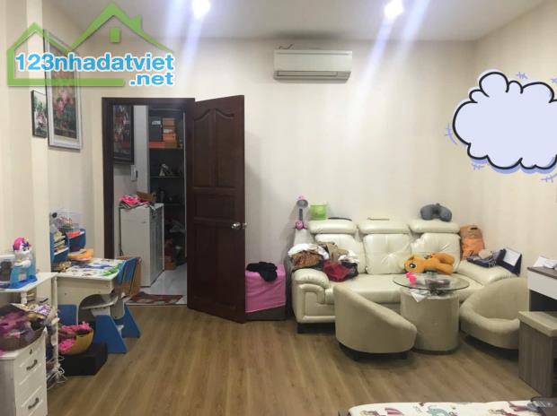 mời mua nhà hxh Nguyễn Đình Chiểu ngang 4,3x11m, 3 tầng đúc giá 10,5 tỷ - 2