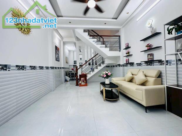 Nhà 3 tầng, Lê Văn Thọ P9 Gò Vấp, HXH đỗ cửa, nhỉnh 4 tỷ - 4