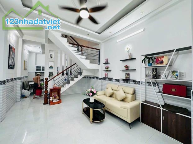 Nhà 3 tầng, Lê Văn Thọ P9 Gò Vấp, HXH đỗ cửa, nhỉnh 4 tỷ - 3