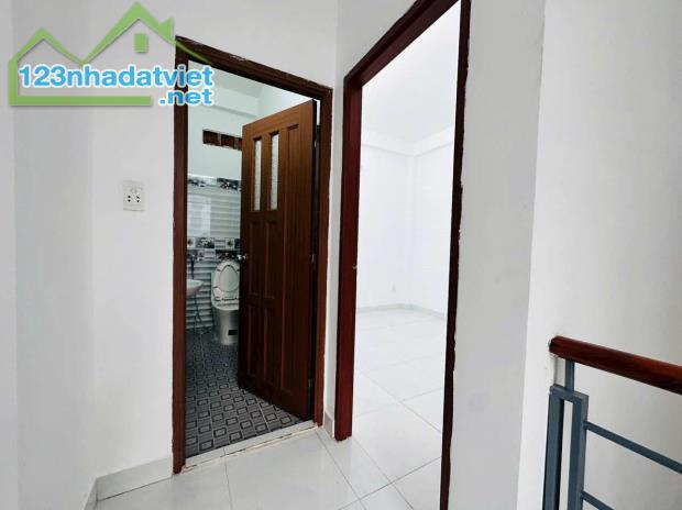 Nhà 3 tầng, Lê Văn Thọ P9 Gò Vấp, HXH đỗ cửa, nhỉnh 4 tỷ - 2