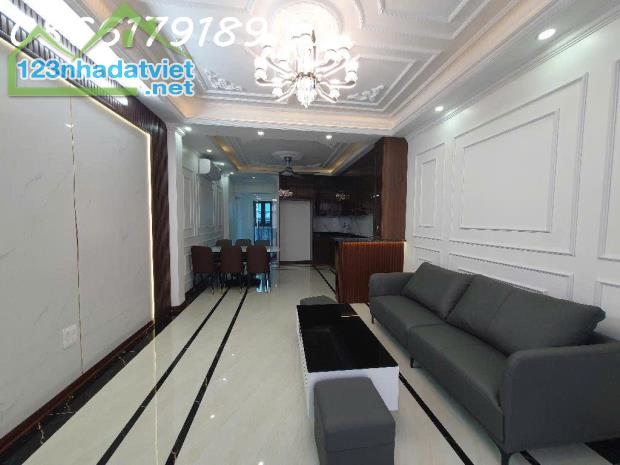 NHÀ ĐẸP - THANG MÁY HIỆN ĐẠI - GẦN CHỢ VÀ TRƯỜNG HỌC - GIÁ HỢP LÝ
Diện tích: 43m² ,5