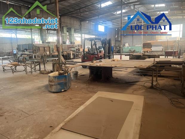 Cho thuê xưởng 2000m2, thiết kế cao thoáng, đường container, điện 3 pha, giá 35