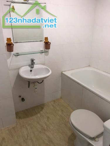 Bán nhà Quận 3, Nguyễn Đình Chiểu, 4 tầng, Hẻm xe hơi, 8.x tỷ