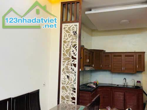 Bán nhà Hà Đông gần Bưu Điện, Trung tâm phố cổ, ba bước ra phố, mặt tiền siêu rộng. - 1