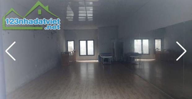 Bán nhà cấp 4 mặt tiền đường Dương Văn An . DT:75m . Ngang 5m . Giá : 3tỷ980 thương lượng