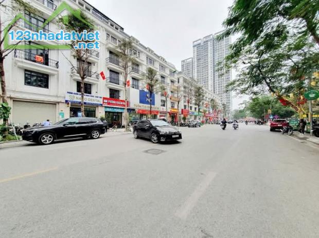 Xuân La, XĐ , Tây Hồ, 80M, 4 Tầng, MT 7M, Giá 19.9 tỷ - Ô Tô Tránh, Gara 7 chỗ, Thang máy - 3