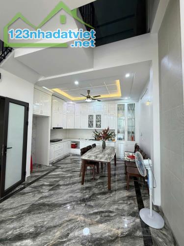 Nhà Vĩnh Niệm - Lê Chân, 47m 4 tầng, đường 12m, mới tinh, độc lập, Giá 5.68 tỉ - 3