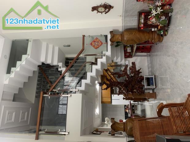 CẠNH KHU TÁI ĐỊNH CƯ 38HA NHÀ 5 TẦNG PHAN VĂN HỚN HẺM 12M THÔNG -53M2 (4*13.5) -NHỈNH 8 TỶ - 5