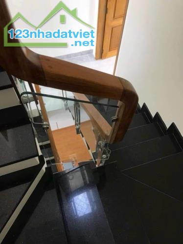 CẠNH KHU TÁI ĐỊNH CƯ 38HA NHÀ 5 TẦNG PHAN VĂN HỚN HẺM 12M THÔNG -53M2 (4*13.5) -NHỈNH 8 TỶ - 2