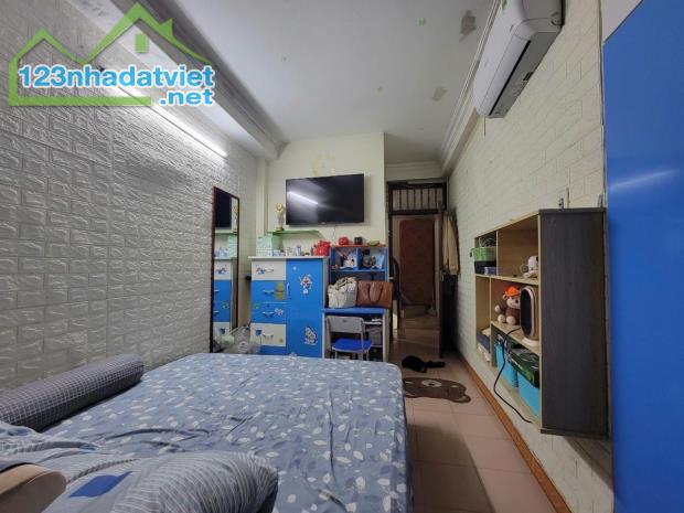 NHÀ ĐẤT TẠI CẦU GIẤY GẦN ĐƯỜNG Ô TÔ TRÁNH, GIÁ CHỈ 4.68 TỶ - 3