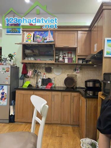 Nhà đẹp, giá tốt. Căn góc 45m2, 2PN, tầng trung tòa CT8 Đại Thanh, giá chỉ nhỉnh 1,7 tỷ