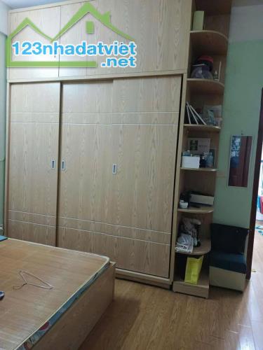 Nhà đẹp, giá tốt. Căn góc 45m2, 2PN, tầng trung tòa CT8 Đại Thanh, giá chỉ nhỉnh 1,7 tỷ - 2