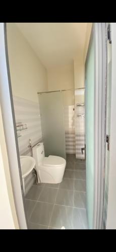NGUYỄN ẢNH THỦ Q12 .HẺM XE TẢI  DT KHỦNG 72M2 CHỈ  5 .5TỶ .   Mô tả:mt. 4.9m x 15m .nhà tr - 3