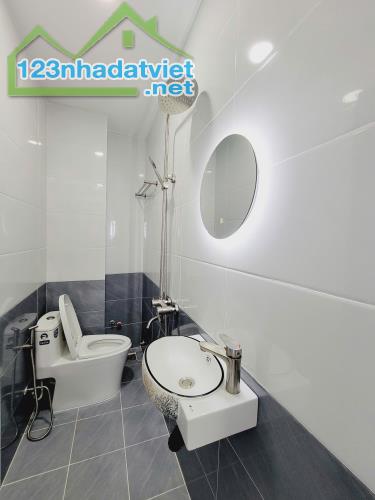 Nhà Nguyễn Văn Lượng 40m2 4PN - Ngay Lottemart - Hẻm Xe Hơi Ngủ Trong Nhà - 1