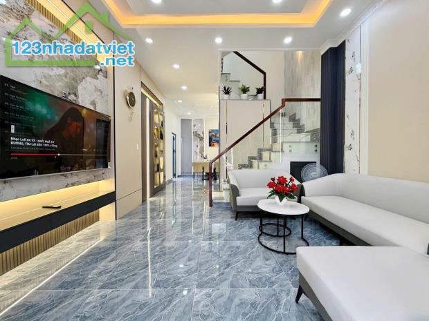 Bán nhà 2 mặt hẻm 5m thông đường Lê Đức Thọ, P.15, 5,5 x 11 NH 11m, 4 lầugiá 6.38 tỷ tl - 4