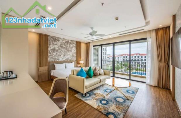 Bán khách sạn mặt tiền view biển, trung tâm Cát Bà, có bãi tắm riêng đẹp nhất đảo