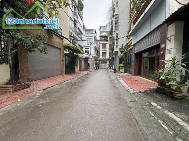 Phùng Chí Kiên, Phân lô Vỉa hè, Ô tô tránh, diên tích 81m2, 6 tầng, MT 4.5m, Giá 28.5 tỷ.