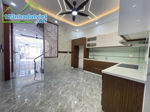 Bình Tân, Nhà 5 tầng 80m2, Ngang4.5m, cạnh Aeon,ô tô, giá rẻ - 2