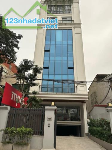 Bán toà Building mặt phố Nguyễn Hoàng Tôn. Tây Hồ DT 245m x 10T. Mặt tiền 8m