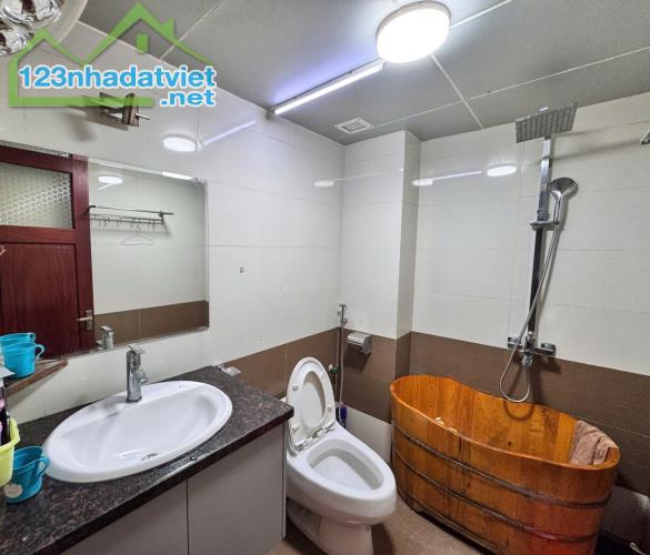 Cho thuê căn hộ cực đẹp  KĐT Trung Hòa Nhân Chính, Cầu Giấy, dt 86m2 - 2 ngủ - giá 15 tr