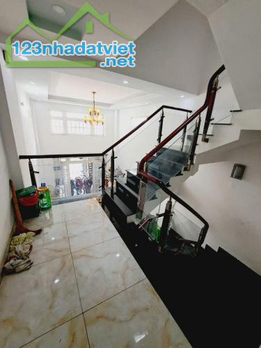 🔥Nhà 3 TẦNG 75m2 (4x18,5) 1/ Đường THẠNH LỘC 16, phường TL, Q12, Hẻm Ôtô 👉 chỉ 5tỷ.