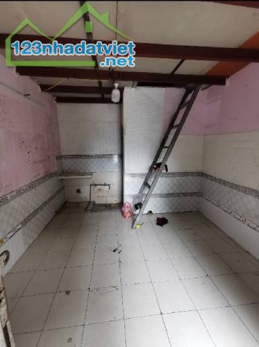 Bán Nhà Hẻm Xe Hơi Thông - Gần Phan Văn Hớn, Quận 12 - DT 74m², Nở Hậu - 1